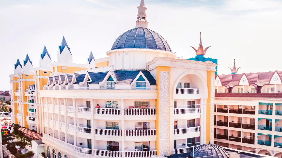 Dream World Resort & Spa